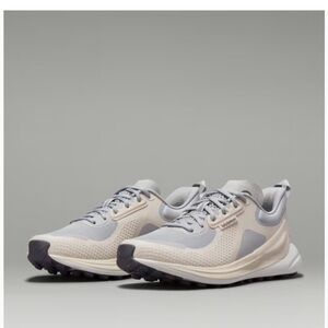 New in box women’s Blissfeel Trail Run sneakers